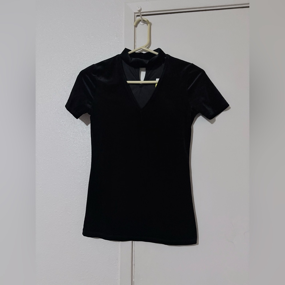 NWT Black Velvet V-Neck Short Sleeve Small Top